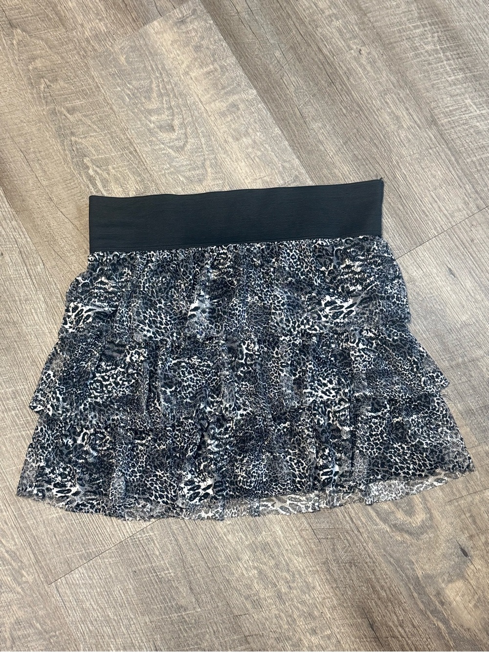 Body Central Black & Gray Animal Print Tiered Mini Skirt B8